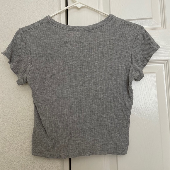 Brandy Melville gray short sleeve shirt - Picture 2 of 4